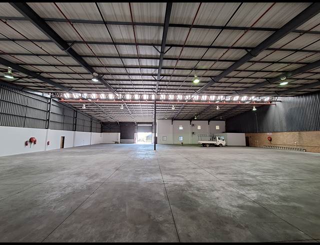 1,607M² WAREHOUSE TO LET IN NORTH RIDING