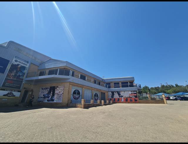 8,120M² WAREHOUSE TO LET IN MEADOWDALE