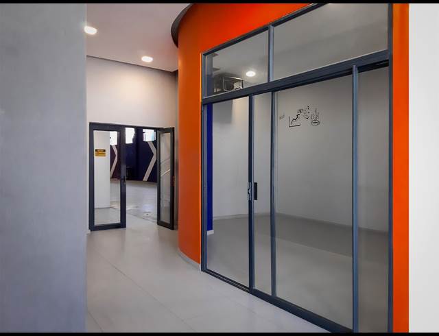 1,100M² WAREHOUSE TO LET IN SALT RIVER