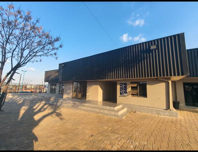 50M² BUSINESS TO LET IN ELDORAIGNE