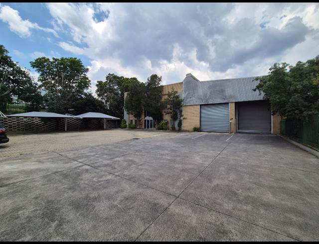 1,428M² WAREHOUSE TO LET IN LINBRO PARK