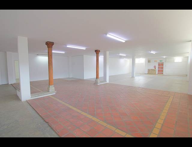 699M² WAREHOUSE TO LET IN KYA SANDS