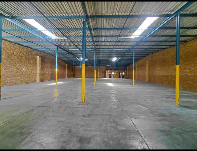 850M² WAREHOUSE TO LET IN POMONA