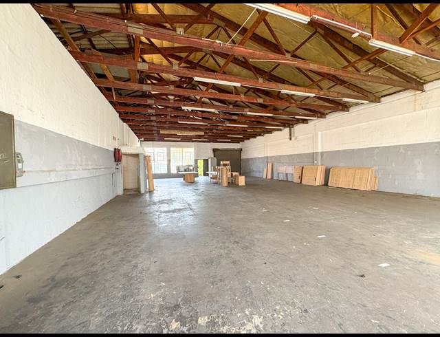 372M² WAREHOUSE TO LET IN NEW GERMANY