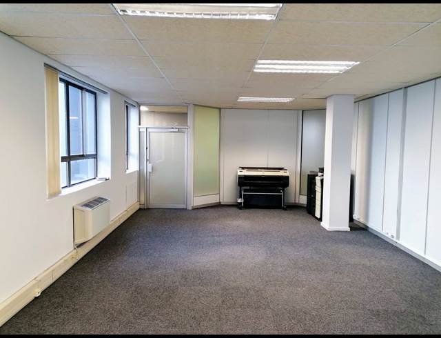 99M² BUILDING TO LET IN TYGER VALLEY