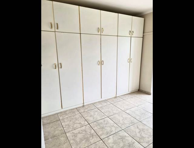 2 bed property to rent in ESSENWOOD