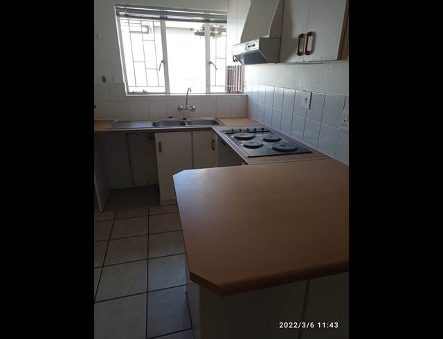 2 bed property to rent in SOMERSET PARK