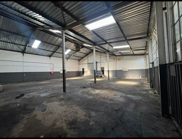 422M² WAREHOUSE TO LET IN SEBENZA