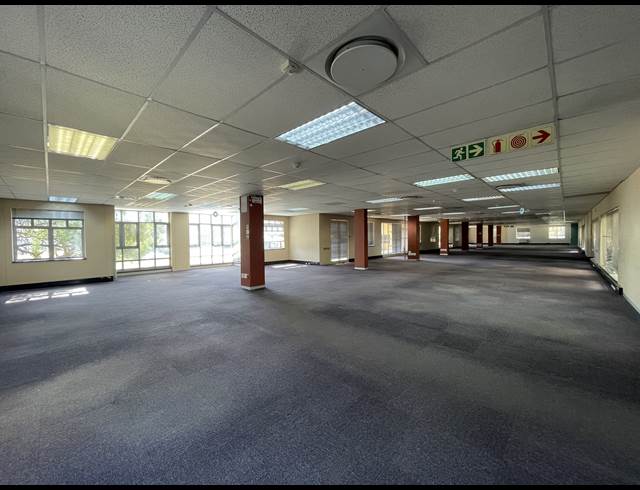 1,275M² OFFICE TO LET IN SANDTON CENTRAL