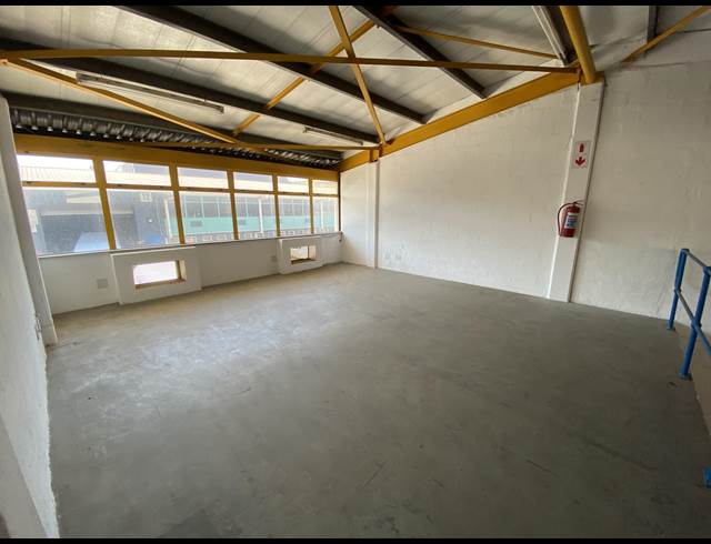 491M² WAREHOUSE TO LET IN RED HILL