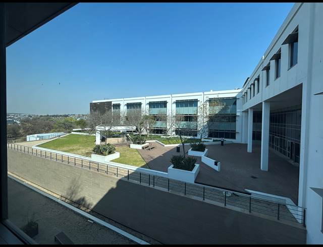 2,700M² OFFICE TO LET IN WATERFALL