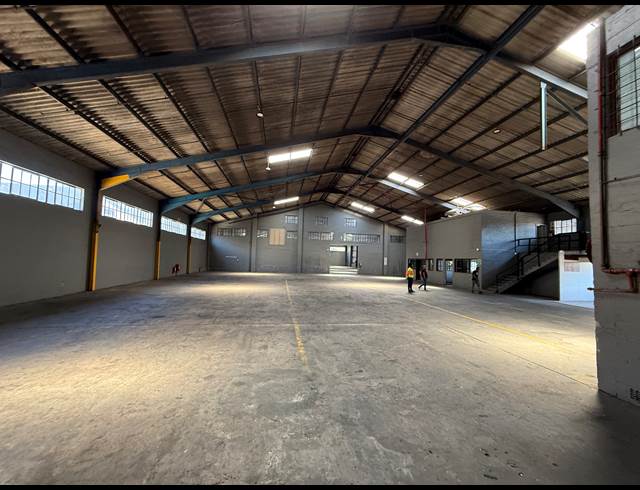 2,357M² WAREHOUSE TO LET IN ROSSBURGH