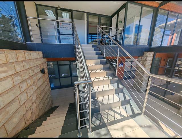 131M² OFFICE TO LET IN MEYERSDAL