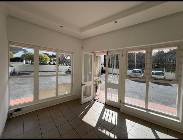 72M² RETAIL TO LET IN HOUT BAY CENTRAL