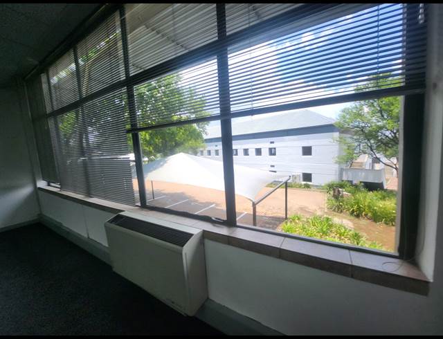 70.10M² OFFICE TO LET IN VORNA VALLEY