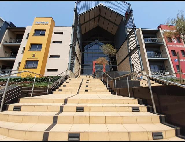 96M² OFFICE TO LET IN IRENE