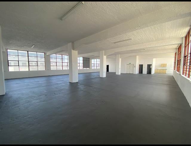 482M² BUSINESS CENTRE TO LET IN PAARDEN EILAND