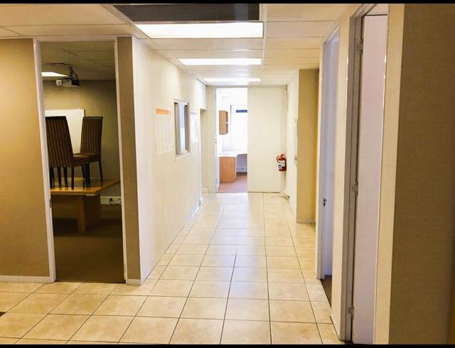 236M² OFFICE TO LET IN STEENBERG