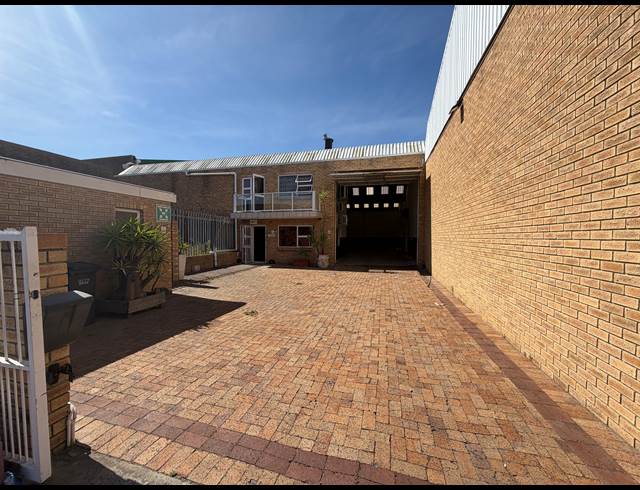 900M² WAREHOUSE TO LET IN SAXENBURG PARK 1