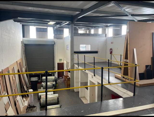 240M² WAREHOUSE TO LET IN CAPRICORN