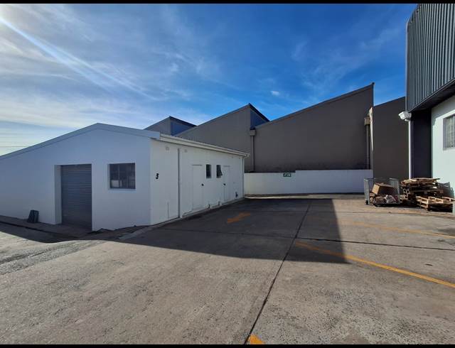 88M² WORKSHOP TO LET IN ARCADIA