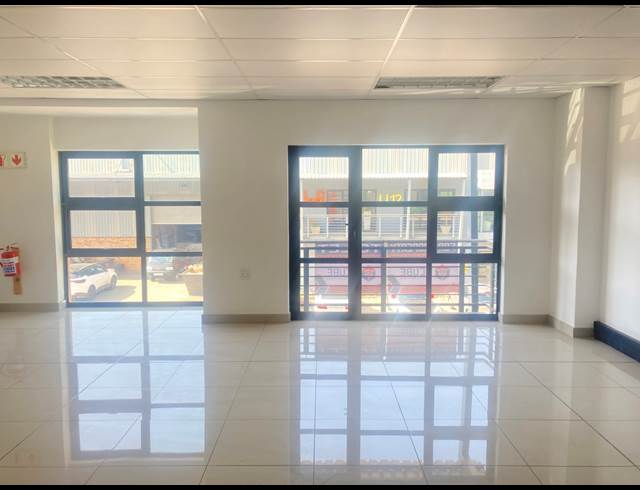 450M² WAREHOUSE TO LET IN KYA SANDS