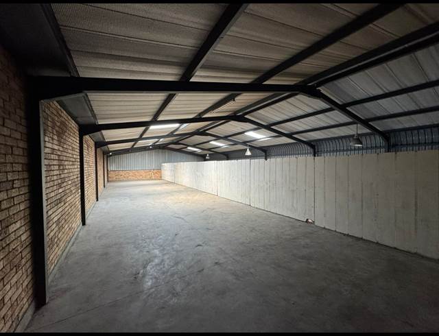 385M² WAREHOUSE TO LET IN CROWN