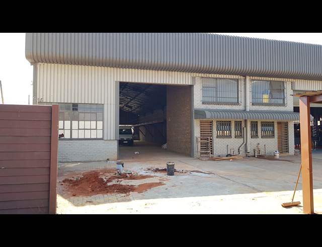 500M² FACTORY TO LET IN ANDERBOLT