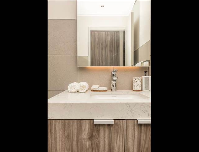 1 BEDROOM APARTMENT TO LET IN FORESHORE