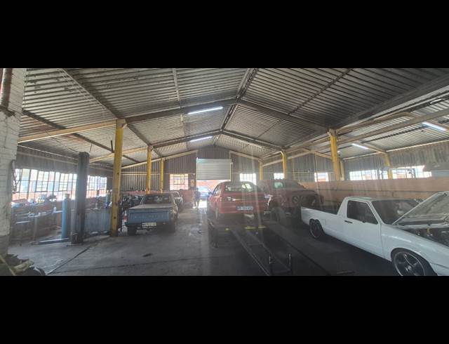 515M² WAREHOUSE TO LET IN ANDERBOLT