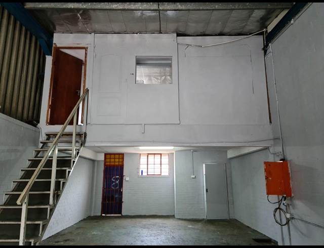103M² WAREHOUSE TO LET IN JACOBS