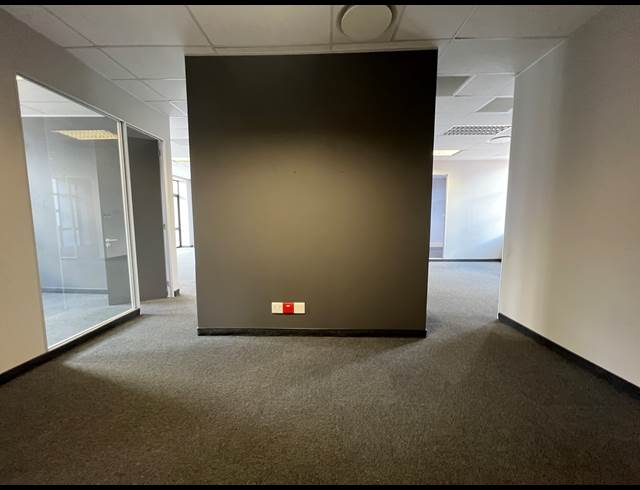 197M² OFFICE TO LET IN HIGHVELD