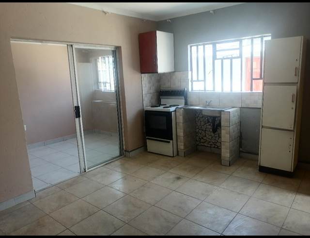 2 bed property to rent in REGENTS PARK ESTATE