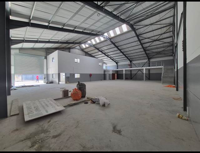 776M² WAREHOUSE TO LET IN FISANTEKRAAL INDUSTRIAL