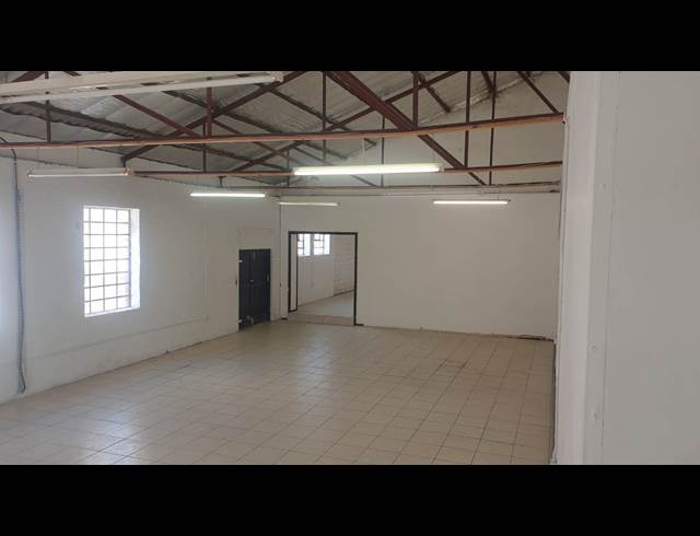 333M² FACTORY TO LET IN SALT RIVER