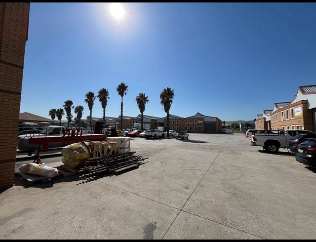 395M² WAREHOUSE TO LET IN KILLARNEY GARDENS