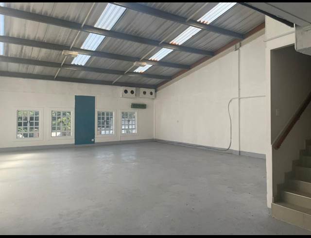 280M² WAREHOUSE TO LET IN GLEN ANIL