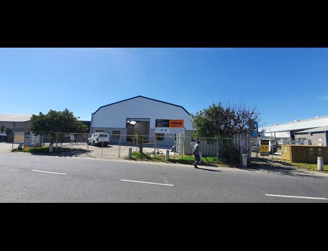 376M² WAREHOUSE TO LET IN AIRPORT INDUSTRIA