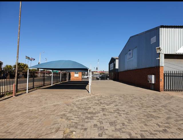 1,100M² WAREHOUSE RENTED IN ROODEKOP