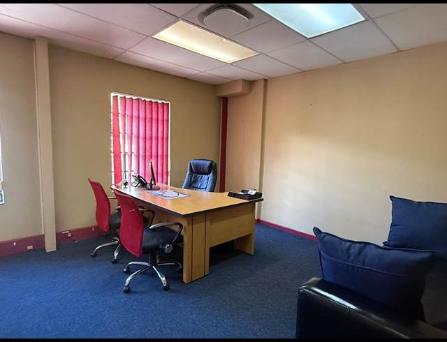 300M² WAREHOUSE TO LET IN HALFWAY HOUSE