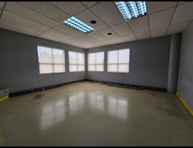 1,428M² OFFICE TO LET IN BRYANSTON