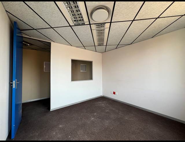 958M² OFFICE TO LET IN CENTURION CENTRAL