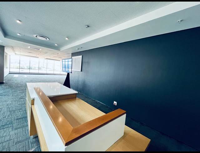 4,100M² OFFICE TO LET IN WATERFALL