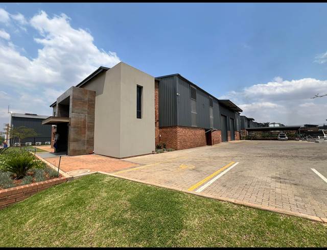1,239M² WAREHOUSE TO LET IN SUNDERLAND RIDGE