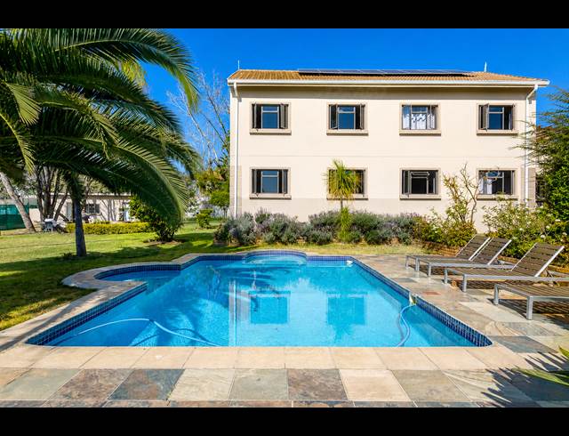 16 BEDROOM GUEST HOUSE TO LET IN BROADACRES
