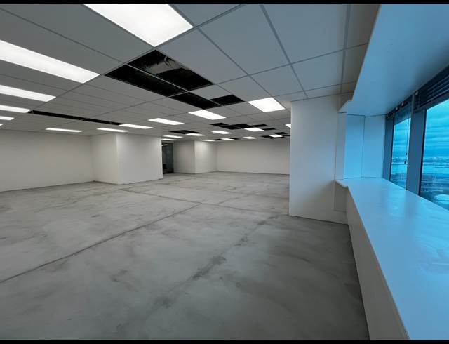 230M² OFFICE TO LET IN FORESHORE