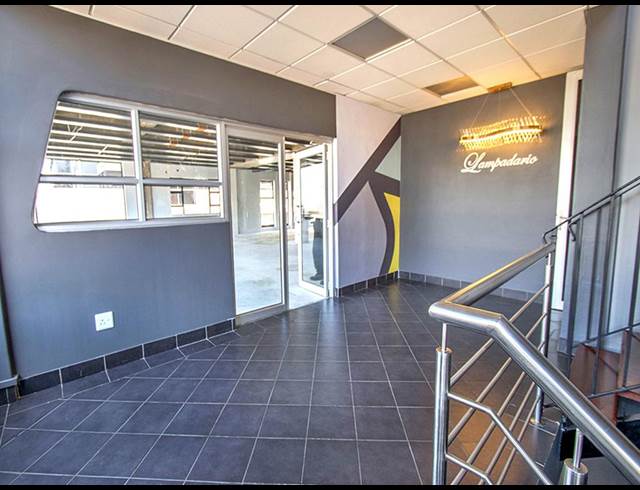 400M² SHOWROOM TO LET IN KRAMERVILLE