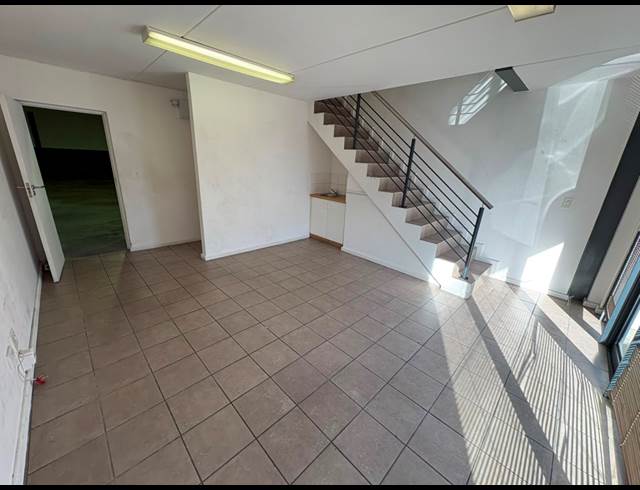 329M² WAREHOUSE TO LET IN PAARDEVLEI