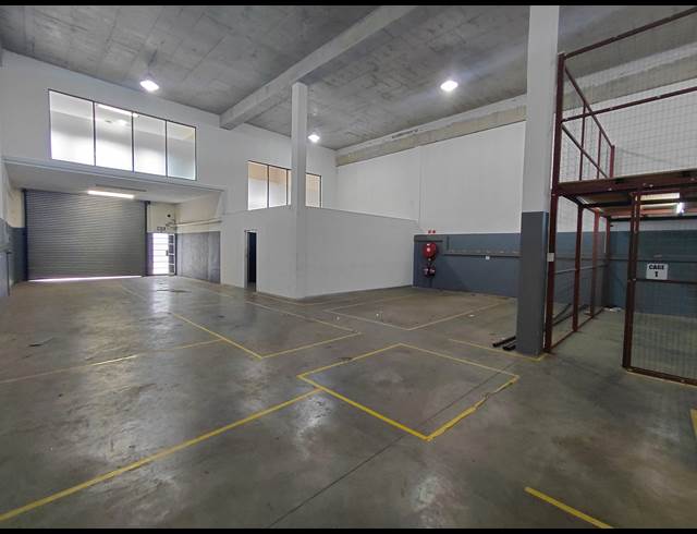 342M² WAREHOUSE TO LET IN POMONA