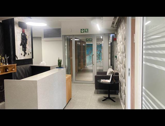 1,310M² OFFICE TO LET IN BIRNAM